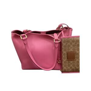 NWT Coach Tote Women’s 1 Size Large Pebbled Leather Day Tote With Pouchette Pink